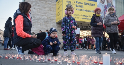 A sok kicsi fény nagy világossággá vált